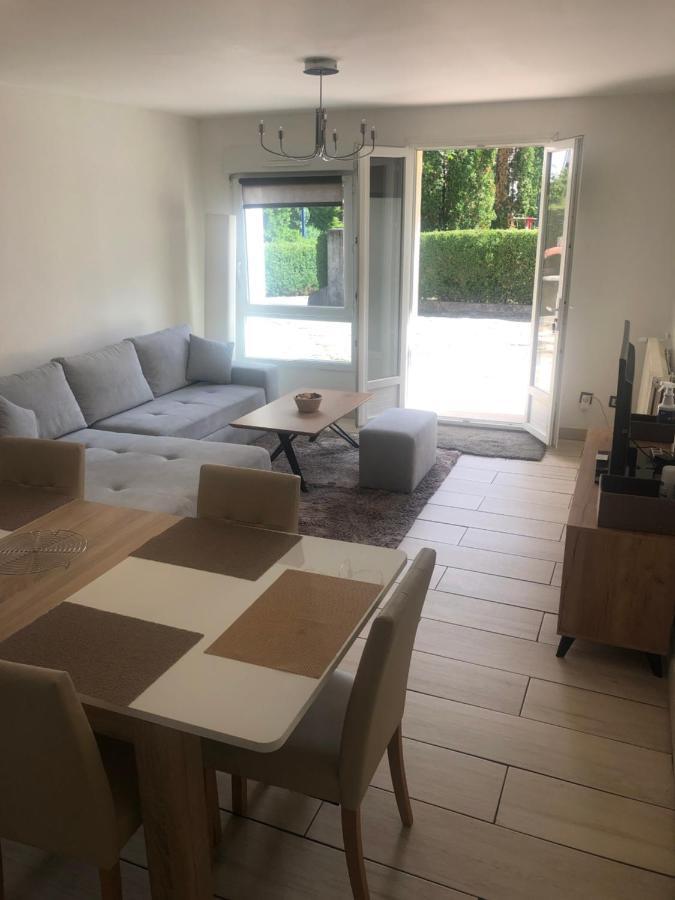 Logement Au Calme Dans Une Maison. Моарaн-ан-Монтан Екстериор снимка